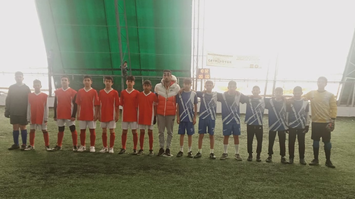 Okul Futbol Takımımız Grup Maçlarından Başarıyla Çeyrek Finale Çıktı.